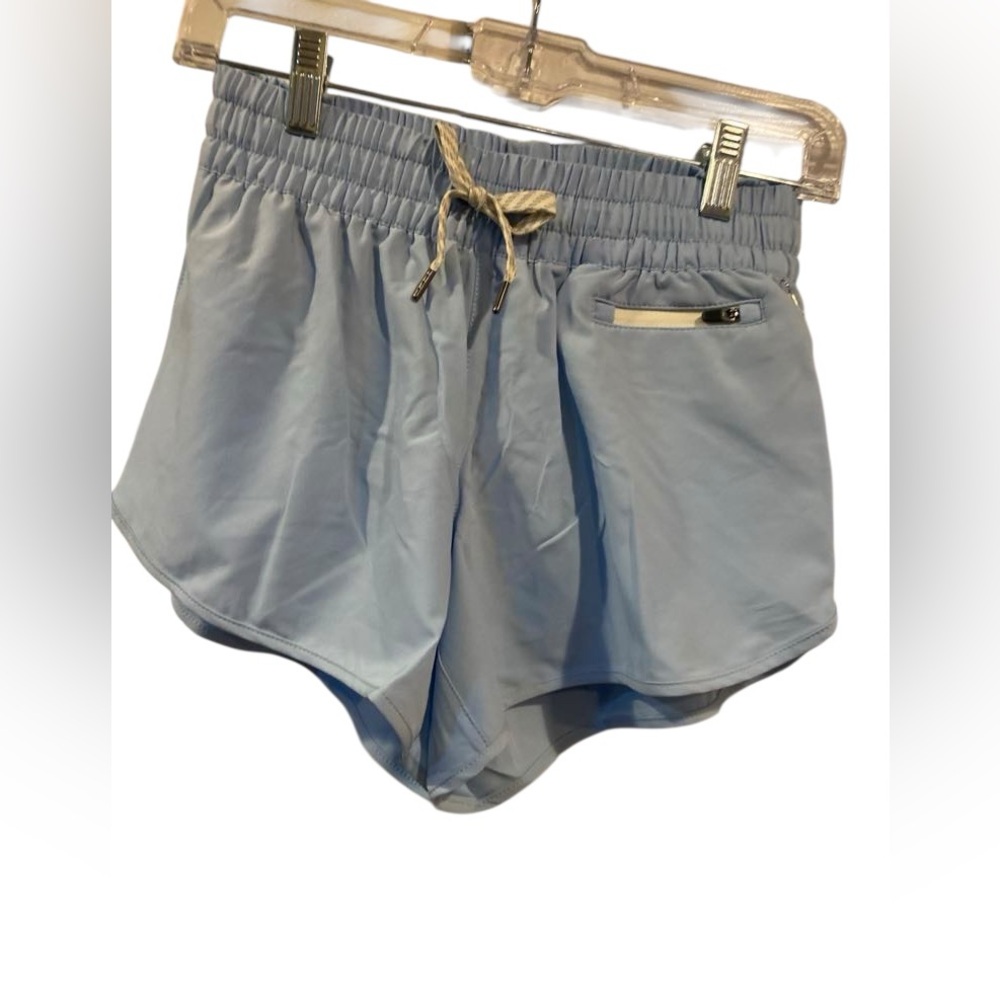 NWT Vuori clementine short SURF Size:XS